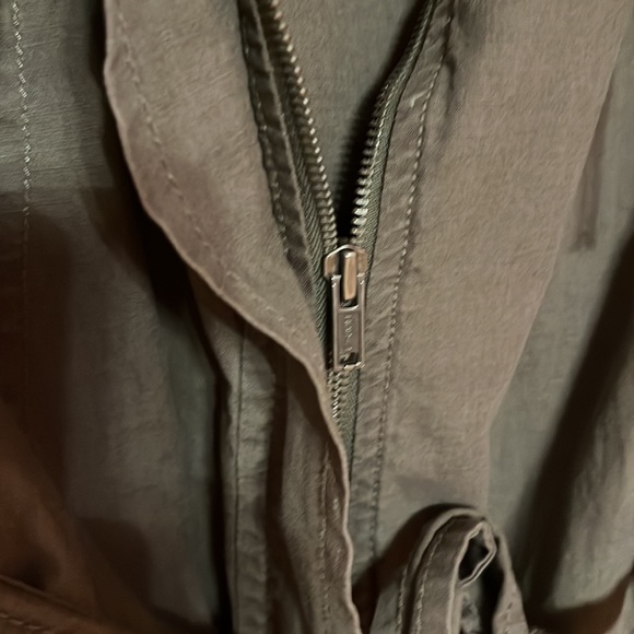 Ann Taylor olive green jacket.  Women’s Size 12 - Picture 7 of 7